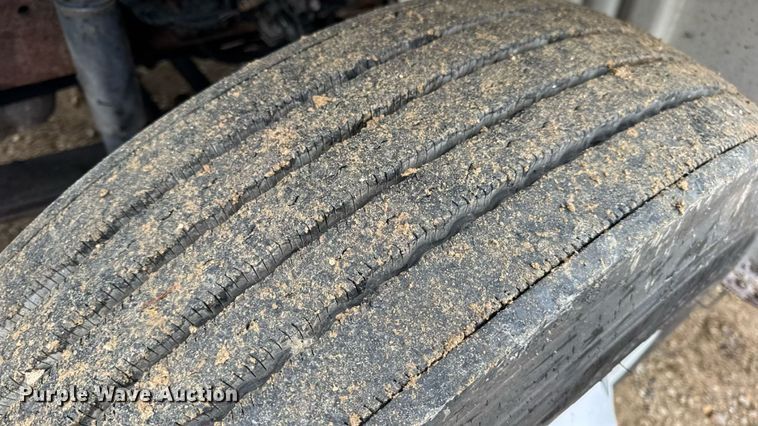 image for item DO2219 2007 International 8600 semi truck