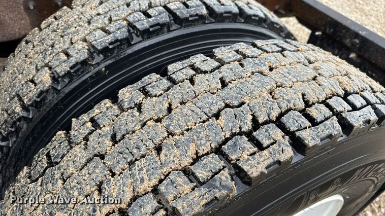 image for item DO2219 2007 International 8600 semi truck