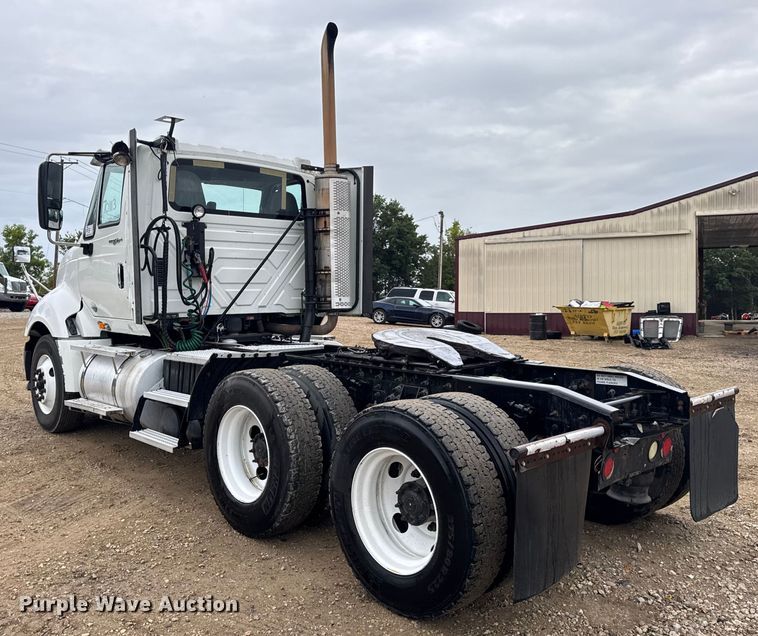 image for item DO2220 2013 International ProStar Plus semi truck