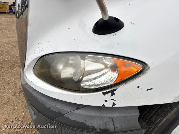 image for item DO2220 2013 International ProStar Plus semi truck