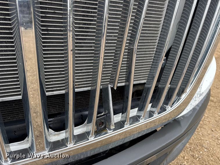 image for item DO2220 2013 International ProStar Plus semi truck