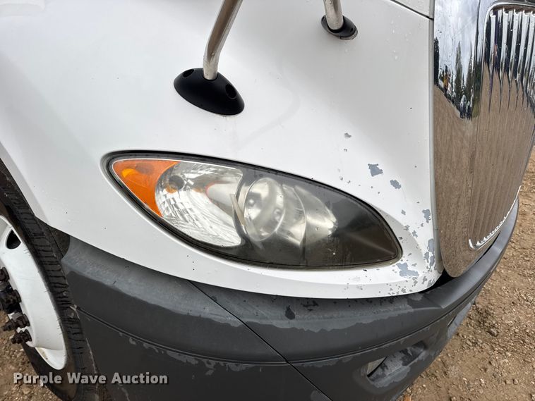 image for item DO2220 2013 International ProStar Plus semi truck