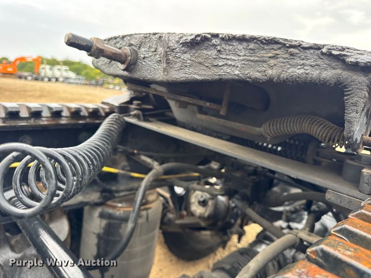 image for item DO2220 2013 International ProStar Plus semi truck