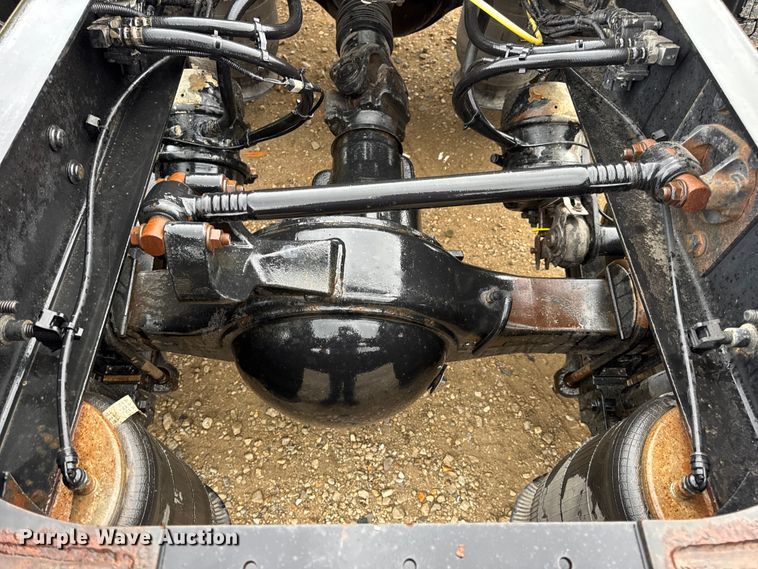 image for item DO2220 2013 International ProStar Plus semi truck