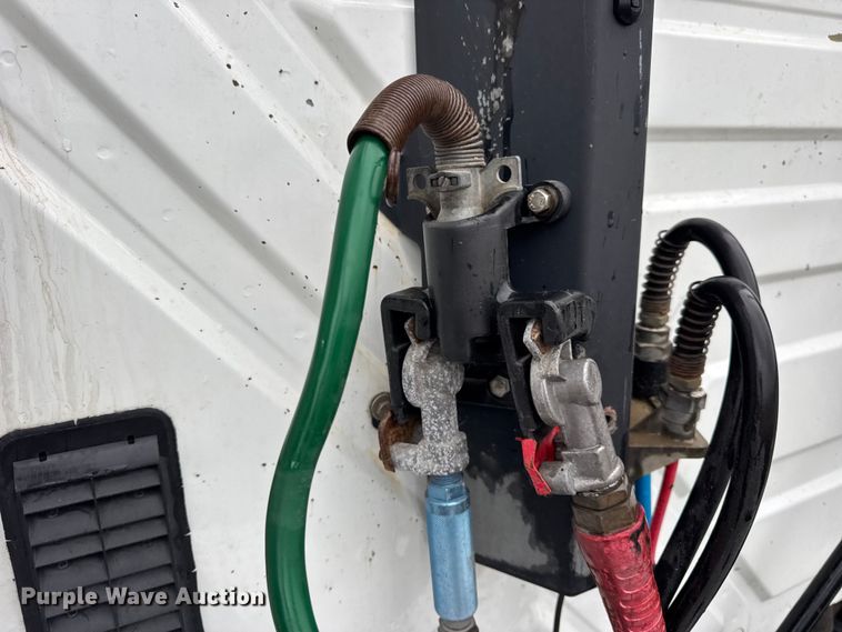 image for item DO2220 2013 International ProStar Plus semi truck