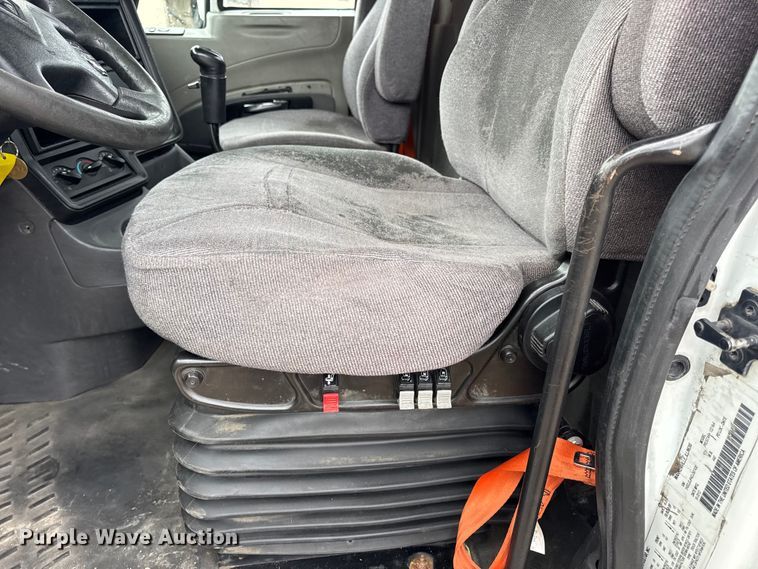 image for item DO2220 2013 International ProStar Plus semi truck