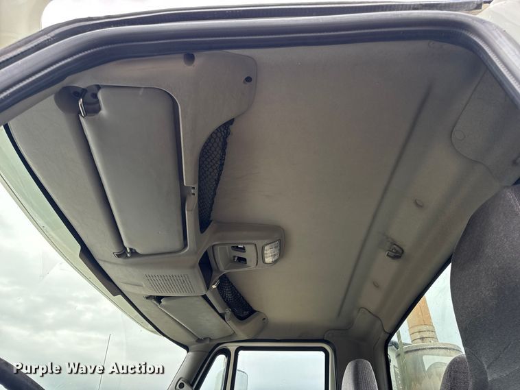 image for item DO2220 2013 International ProStar Plus semi truck