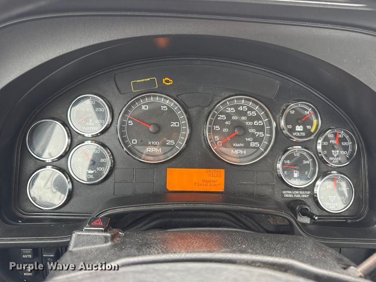 image for item DO2220 2013 International ProStar Plus semi truck