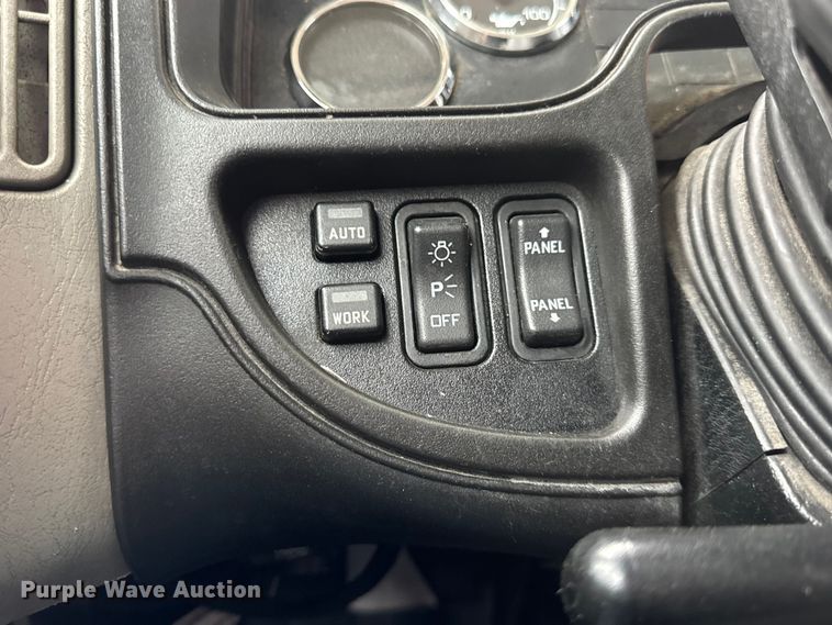 image for item DO2220 2013 International ProStar Plus semi truck