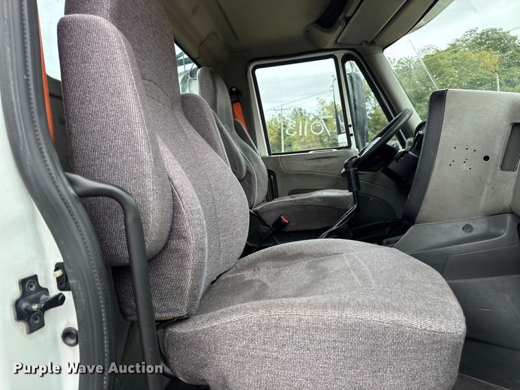 image for item DO2220 2013 International ProStar Plus semi truck