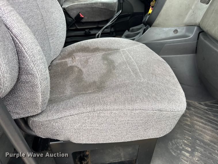 image for item DO2220 2013 International ProStar Plus semi truck