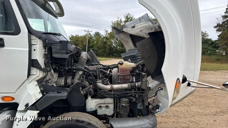 image for item DO2220 2013 International ProStar Plus semi truck