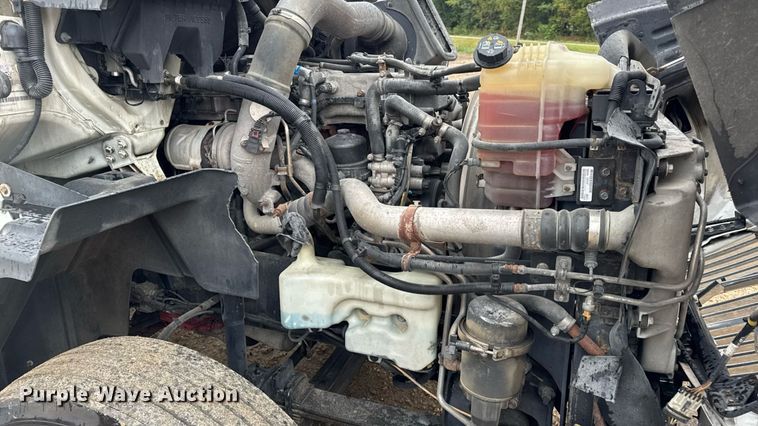 image for item DO2220 2013 International ProStar Plus semi truck