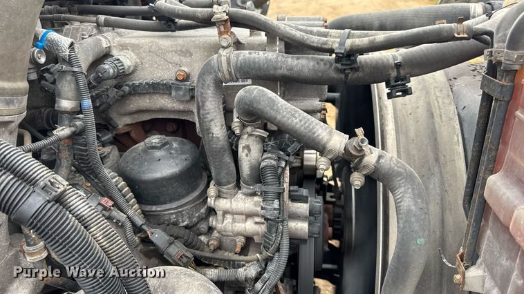 image for item DO2220 2013 International ProStar Plus semi truck