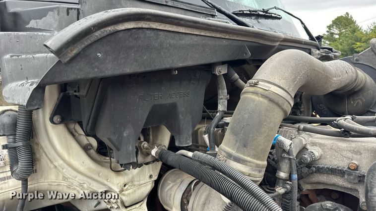 image for item DO2220 2013 International ProStar Plus semi truck