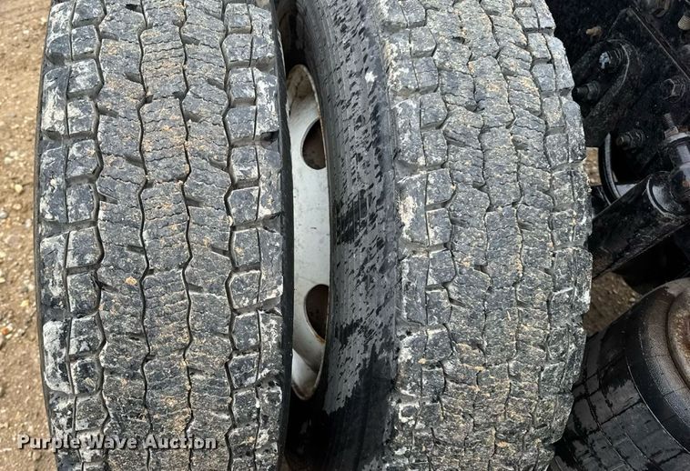 image for item DO2220 2013 International ProStar Plus semi truck