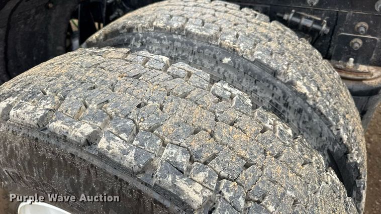 image for item DO2220 2013 International ProStar Plus semi truck