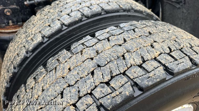 image for item DO2220 2013 International ProStar Plus semi truck