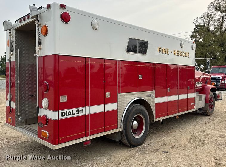 image for item DO2236 1986 GMC Top Kick C7000 rescue vehicle