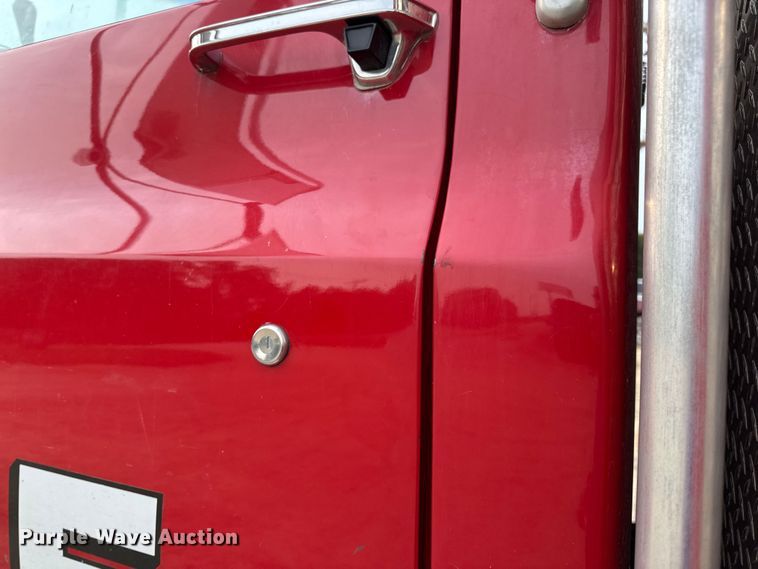 image for item DO2236 1986 GMC Top Kick C7000 rescue vehicle