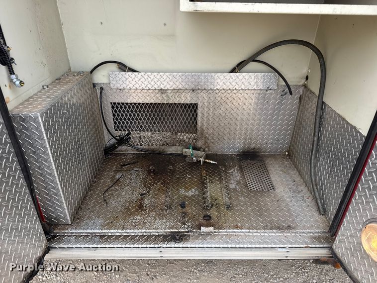 image for item DO2236 1986 GMC Top Kick C7000 rescue vehicle