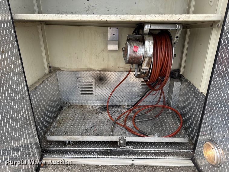 image for item DO2236 1986 GMC Top Kick C7000 rescue vehicle