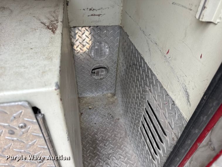 image for item DO2236 1986 GMC Top Kick C7000 rescue vehicle