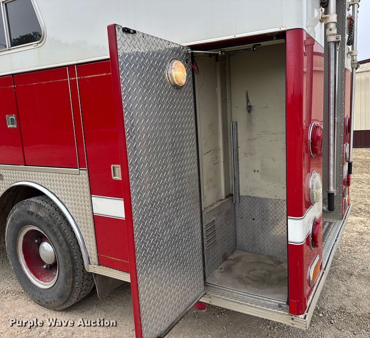 image for item DO2236 1986 GMC Top Kick C7000 rescue vehicle