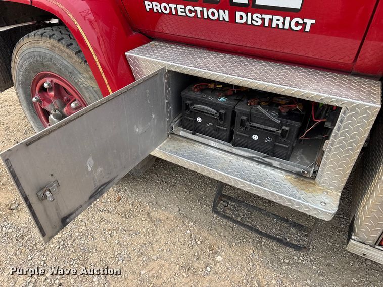 image for item DO2236 1986 GMC Top Kick C7000 rescue vehicle