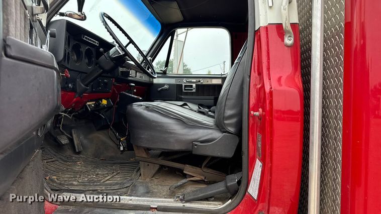 image for item DO2236 1986 GMC Top Kick C7000 rescue vehicle