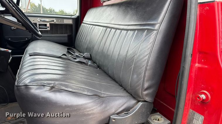 image for item DO2236 1986 GMC Top Kick C7000 rescue vehicle