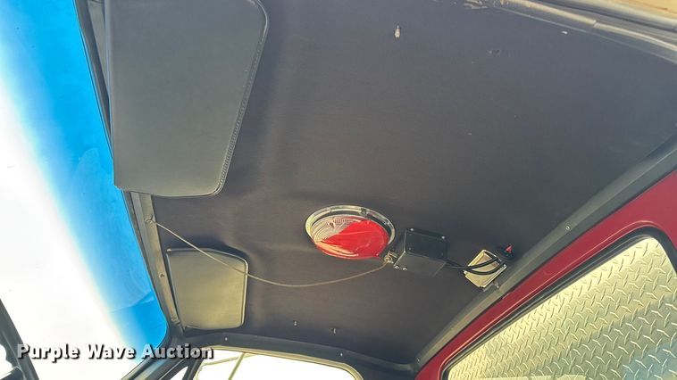 image for item DO2236 1986 GMC Top Kick C7000 rescue vehicle