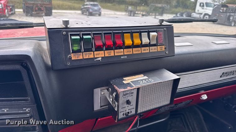 image for item DO2236 1986 GMC Top Kick C7000 rescue vehicle