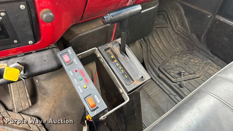 image for item DO2236 1986 GMC Top Kick C7000 rescue vehicle