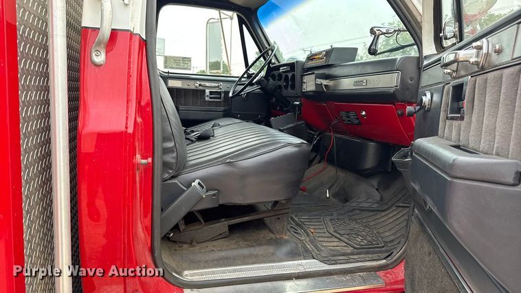 image for item DO2236 1986 GMC Top Kick C7000 rescue vehicle