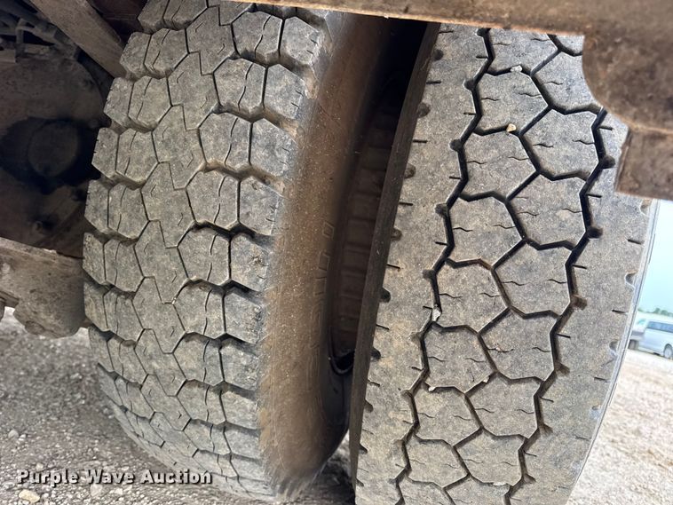 image for item DO2236 1986 GMC Top Kick C7000 rescue vehicle