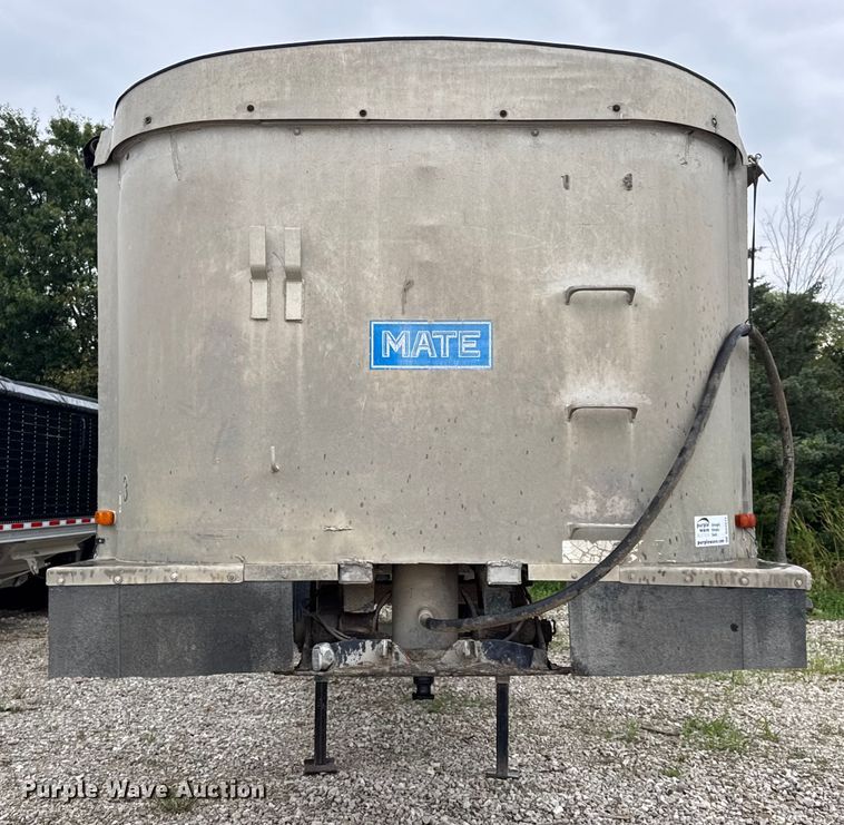 image for item DO2271 1986 Materials end dump trailer