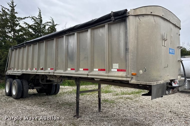 image for item DO2271 1986 Materials end dump trailer