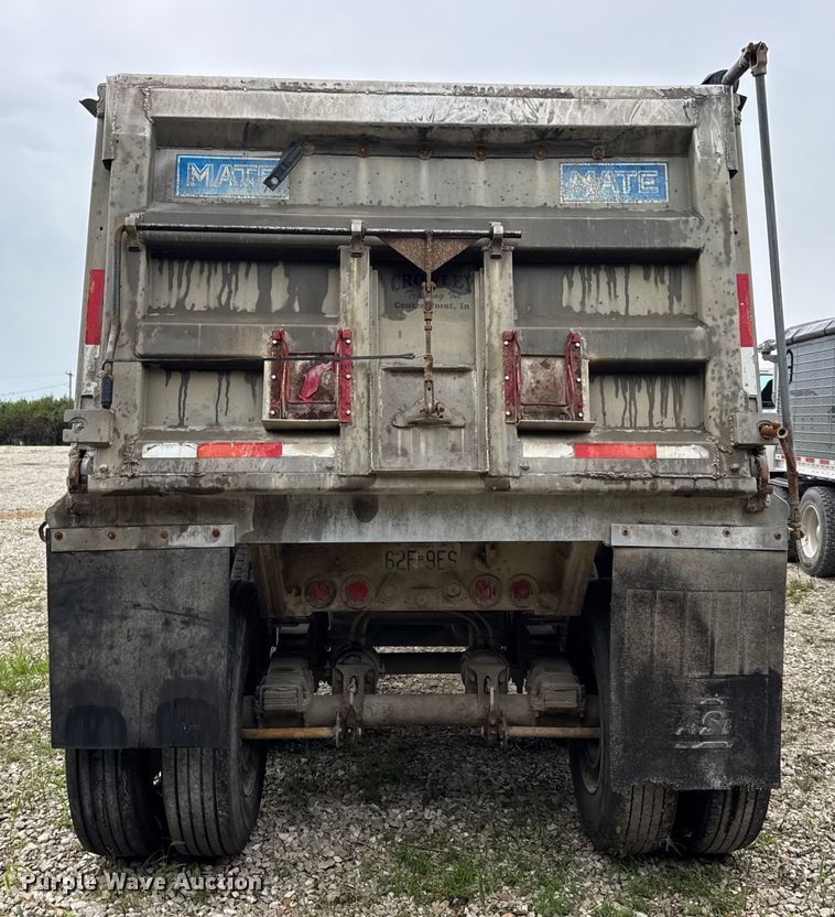 image for item DO2271 1986 Materials end dump trailer