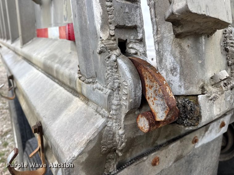 image for item DO2271 1986 Materials end dump trailer