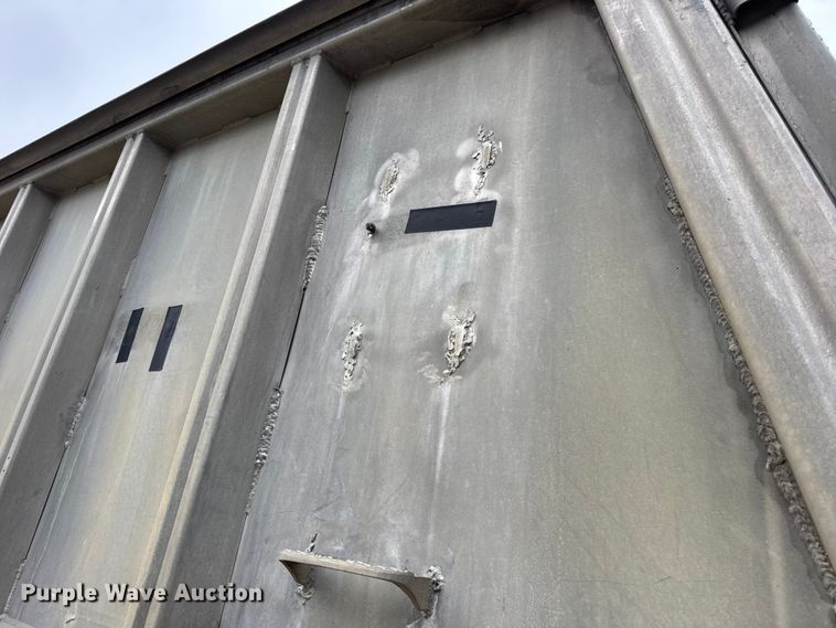 image for item DO2271 1986 Materials end dump trailer