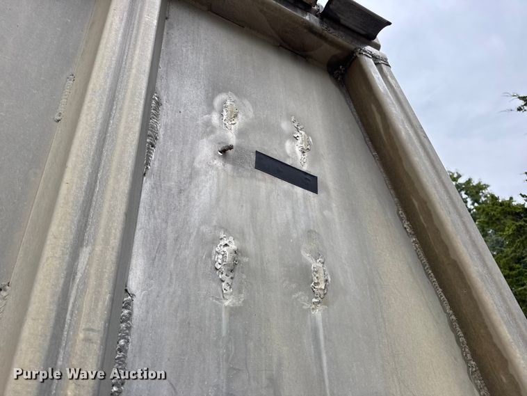 image for item DO2271 1986 Materials end dump trailer