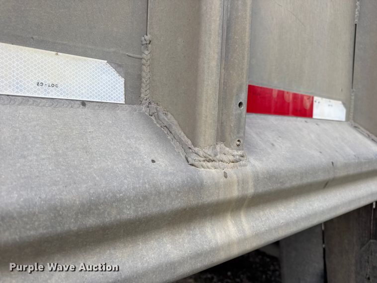 image for item DO2271 1986 Materials end dump trailer