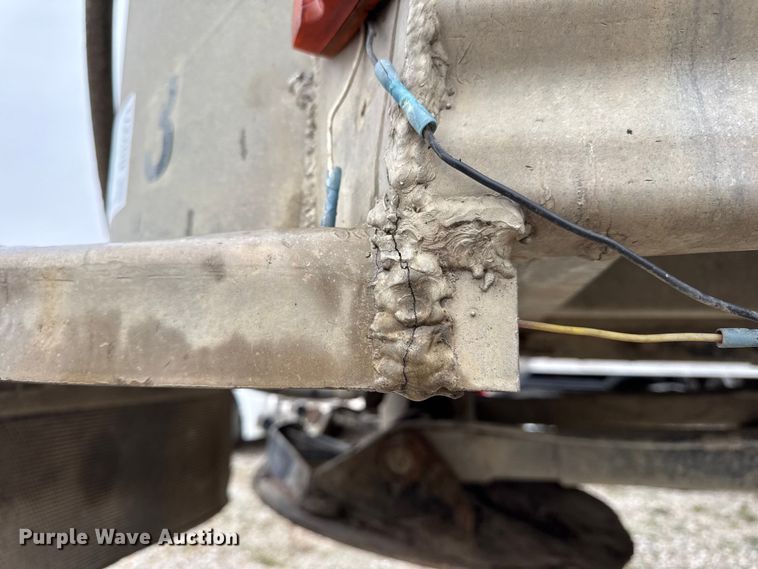 image for item DO2271 1986 Materials end dump trailer