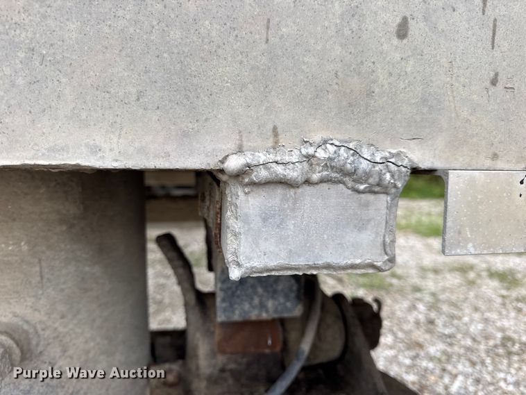 image for item DO2271 1986 Materials end dump trailer