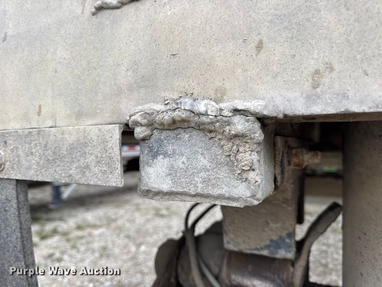 image for item DO2271 1986 Materials end dump trailer