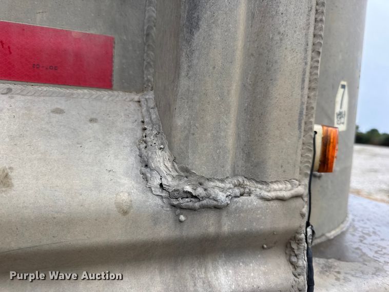 image for item DO2271 1986 Materials end dump trailer