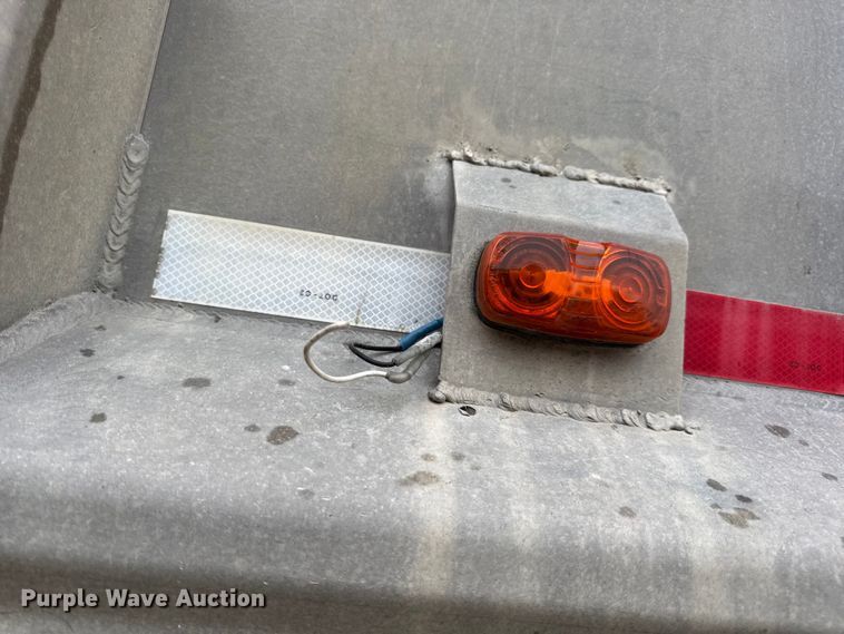 image for item DO2271 1986 Materials end dump trailer