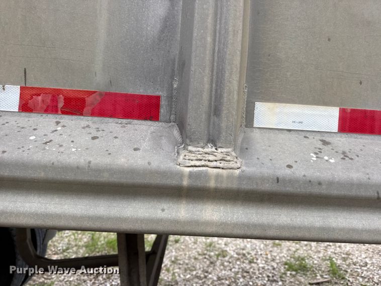 image for item DO2271 1986 Materials end dump trailer