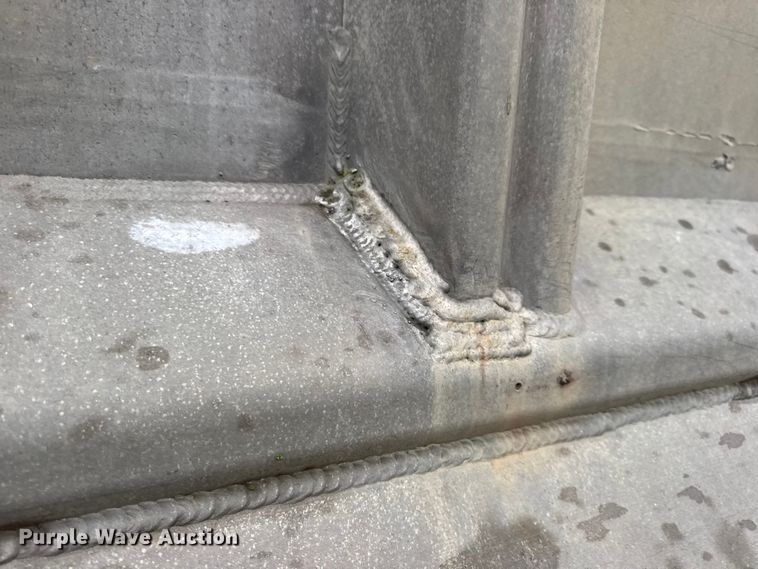 image for item DO2271 1986 Materials end dump trailer